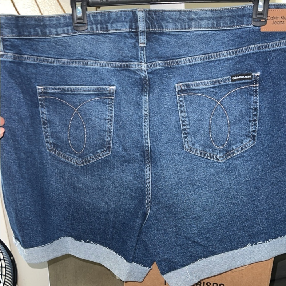 Calvin Klein High Rise Shorts - Picture 7 of 7